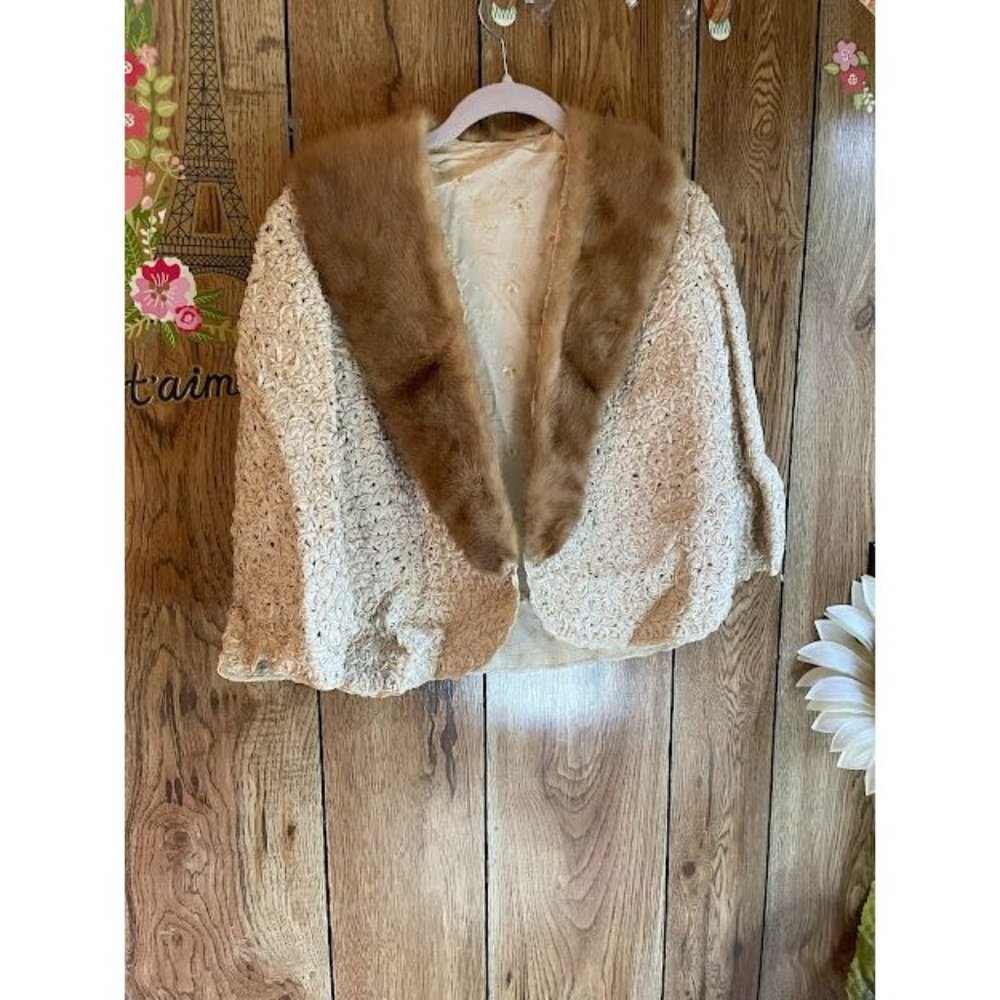 Women's Shrug with Faux Fur